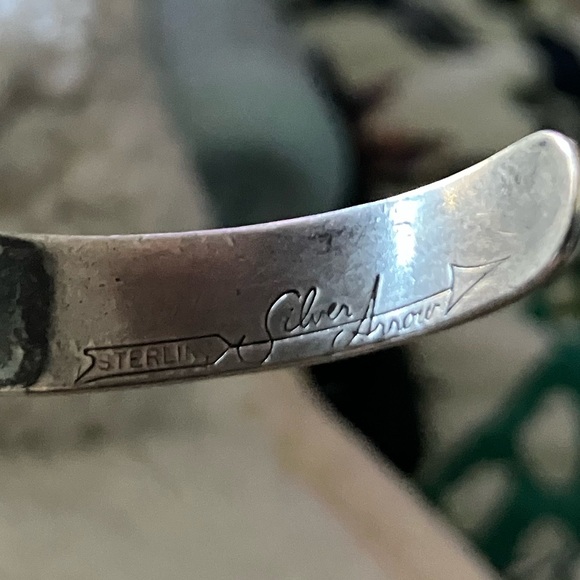 Sale! Beautiful Sterling Silver Arrow Genuine Turquoise Cuff - Picture 9 of 12